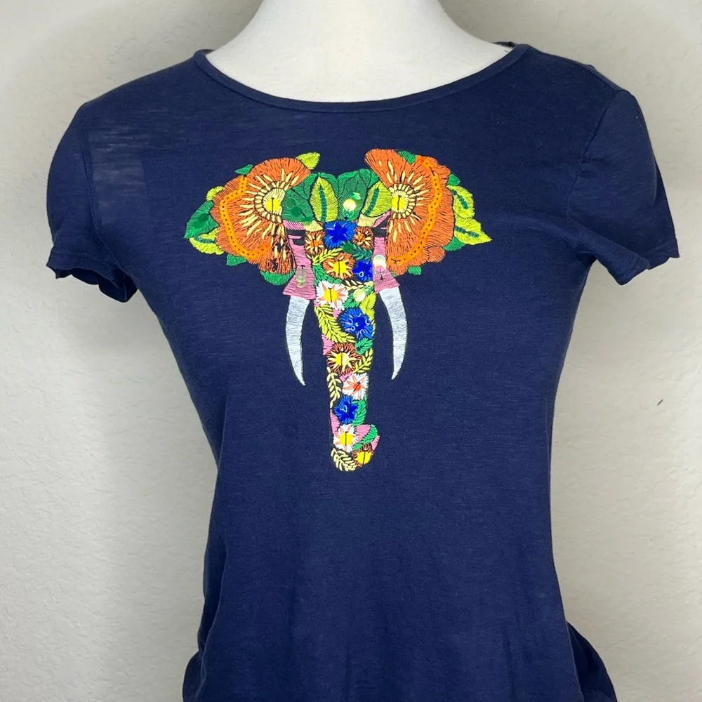 Crown & Ivy Blue Elephant Sequin Graphic T-Shirt Size XL Cute Floral Festive Y2K
